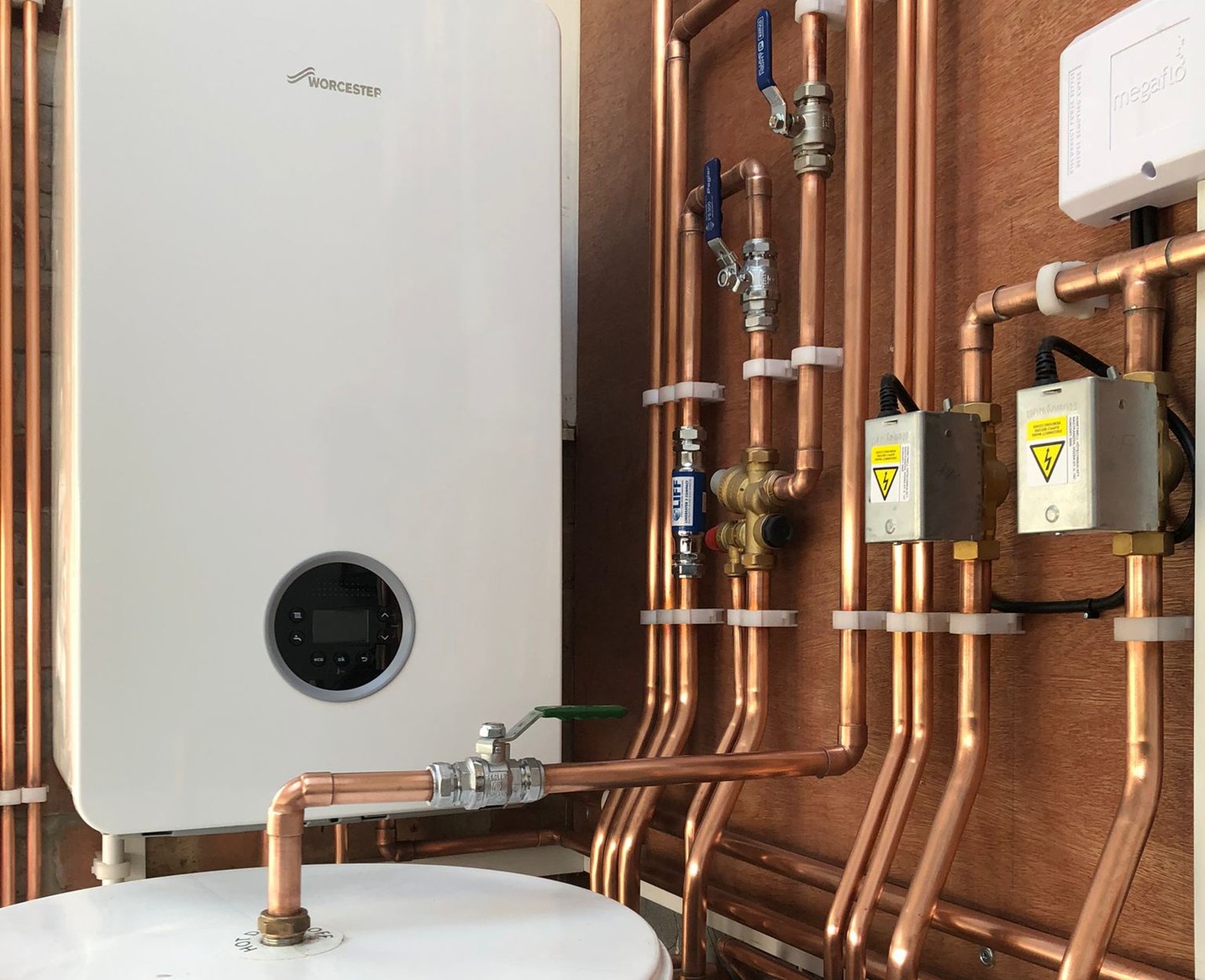 APW Services Ltd website photo